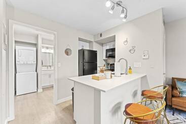 Cozy Efficiency Studios Close To Downtown And Domain