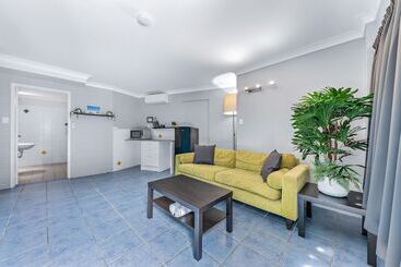 Airlie Sun & Sand Accommodation #4