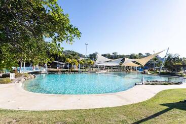 Airlie Sun & Sand Accommodation #4
