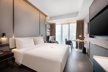 Atour Hotel Xishuangbanna Jinghong Gaozhuang Starlight Night Market