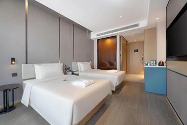 Atour Hotel Xishuangbanna Jinghong Gaozhuang Starlight Night Market