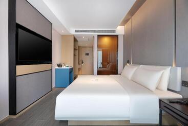 Atour Hotel Xishuangbanna Jinghong Gaozhuang Starlight Night Market