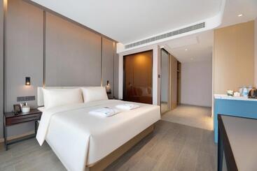 Atour Hotel Xishuangbanna Jinghong Gaozhuang Starlight Night Market