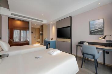Atour Hotel Xishuangbanna Jinghong Gaozhuang Starlight Night Market