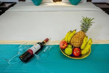 هتل Baga Fantacia Beach Inn