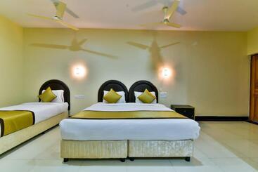 هتل Baga Fantacia Beach Inn