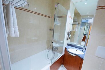 هتل Kyriad Paris Saint Ouen