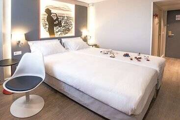 هتل Kyriad Paris Saint Ouen