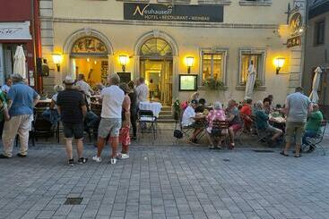 Отель Neuhauser