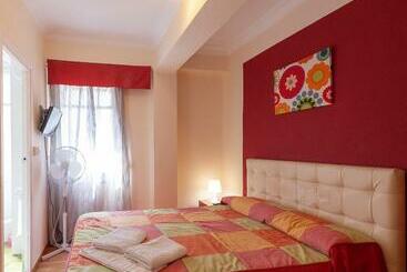 پانسیون Hostal Manjon