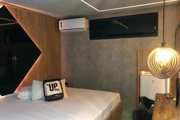 Up Motel