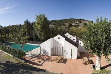 Albergue Inturjoven El Bosque   Hostel