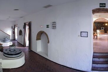 Albergue Inturjoven El Bosque   Hostel