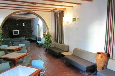 Albergue Inturjoven El Bosque   Hostel