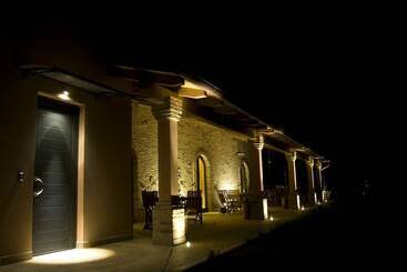 تختخواب و صبحانه Agriturismo Il Falco