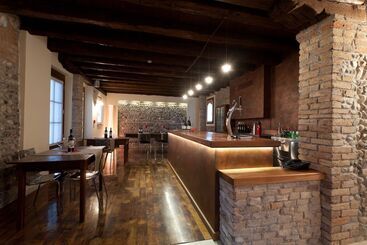 هتل Antico Borgo Torricella