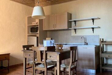 هتل Castello La Rocchetta
