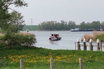 هتل De Brabantse Biesbosch