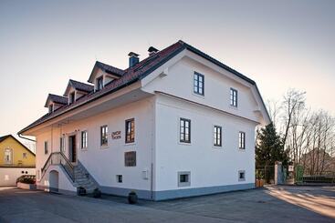 B&b Dvor Tacen - Ljubljana