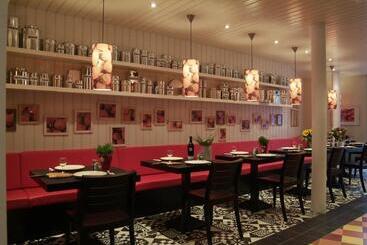 酒店 Pannenkoekhuis Vierwegen