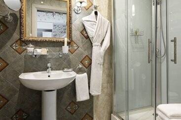 هتل Residence