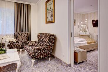 هتل Residence