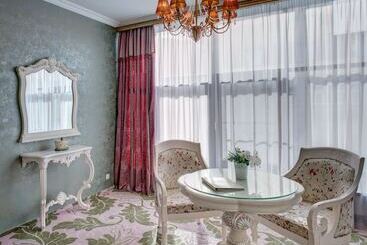 هتل Residence