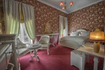 هتل Residence