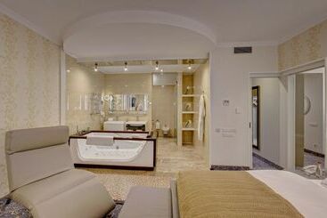هتل Residence