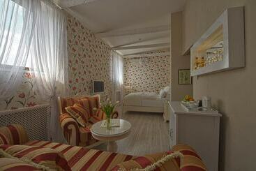 هتل Residence