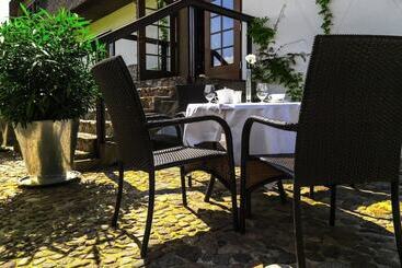 Hot_elarnia Hotel & Spa