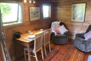 민박 Studio Or Cabin On Whitby