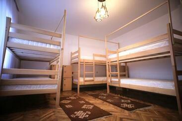 Hostel Bushati