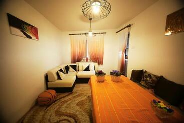 Hostel Bushati
