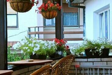 Hostel Bushati