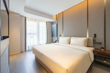 Atour Hotel Hangzhou Qianjiang Century Zhenning Road