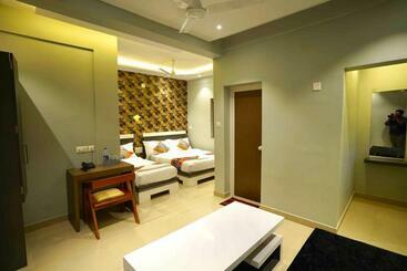 هتل Geetha Govindham