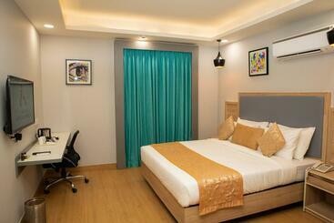 Inde Hotel Golf Course Extension, Gurgaon