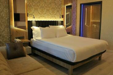 Isnova Hotel Airport