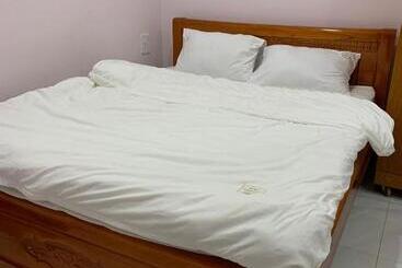هتل Khách Sạn Anh đào
