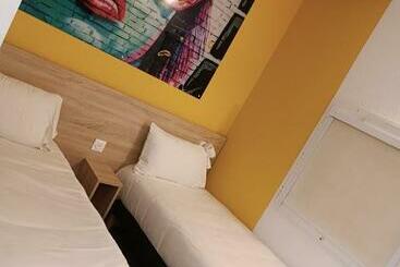 هتل Kyriad Direct Moulins Sud Yzeure