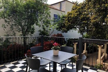 هتل Nava Suites