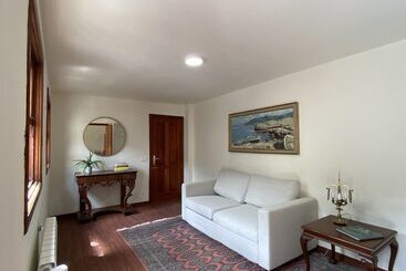 هتل Nava Suites