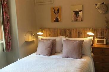 شقق خاصة سياحية Romantic, Secluded Cottage In Cardinham Woods, Cornwall