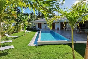 Flor De Coco, Villa Neuve, 5 Chambres, 5 Salles De Bains Et Grande Piscine à 250 Mètres De La Plage