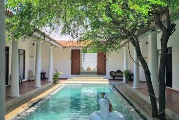 هتل Heaven S Bungalow