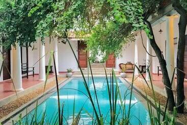 هتل Heaven S Bungalow