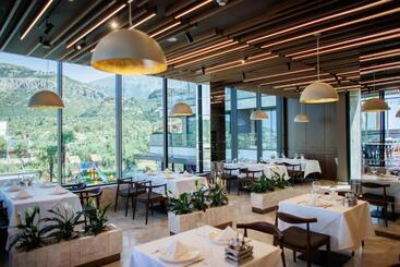 هتل Prado Luxury