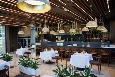 هتل Prado Luxury