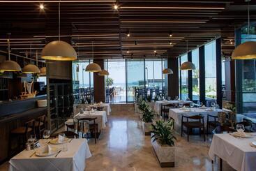 هتل Prado Luxury
